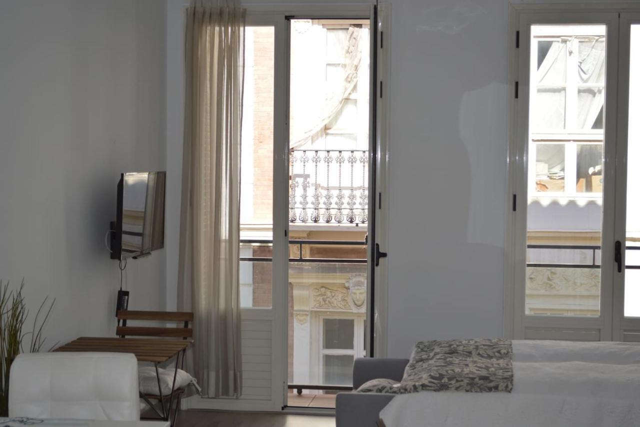 Modern Studio Flat Close To Plaza Merced Малага Екстериор снимка